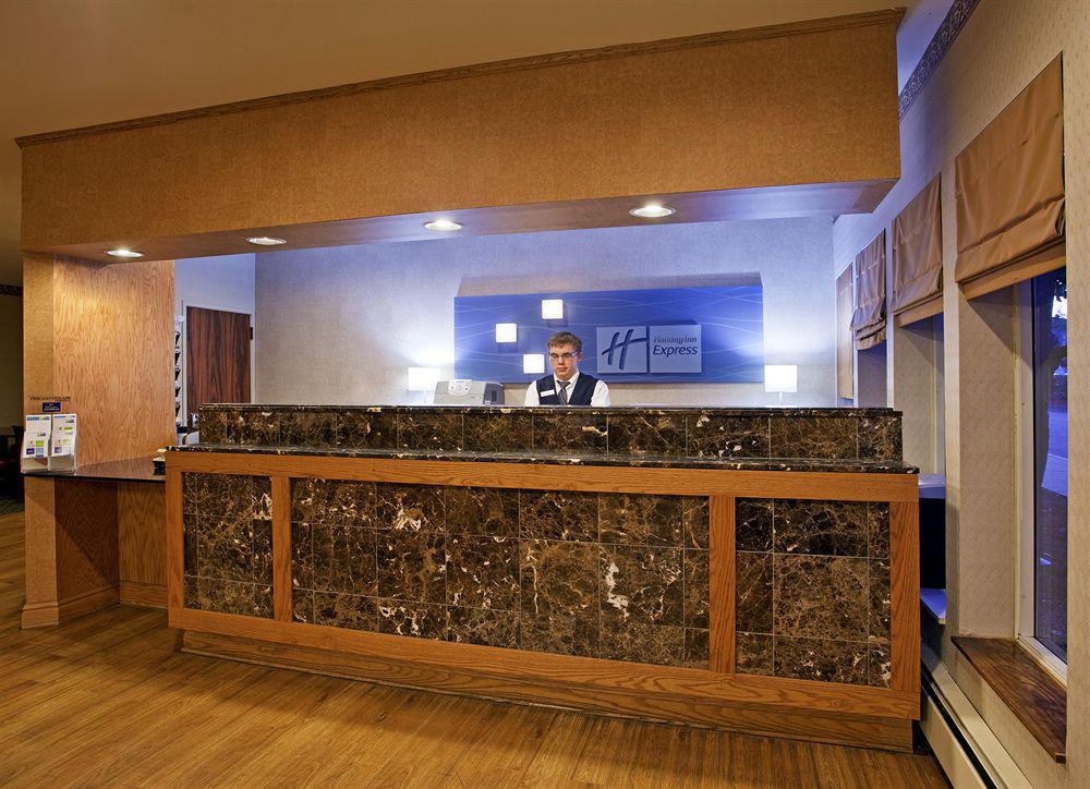 Holiday Inn Express Hotel & Suites Pittsburgh Airport By Ihg Robinson Township Interior foto