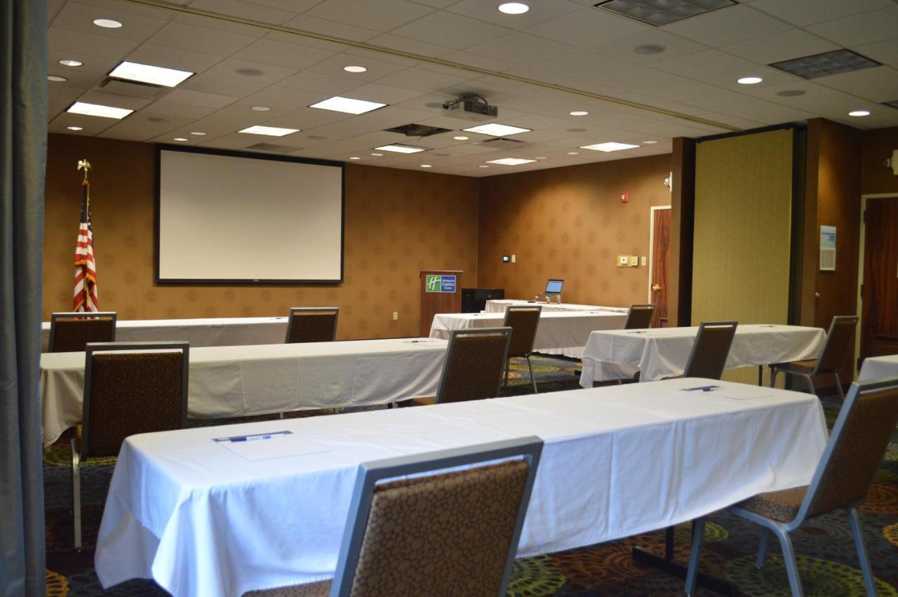 Holiday Inn Express Hotel & Suites Pittsburgh Airport By Ihg Robinson Township Exterior foto