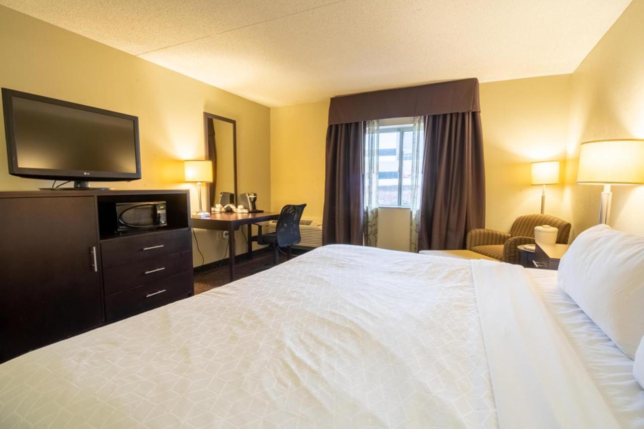 Holiday Inn Express Hotel & Suites Pittsburgh Airport By Ihg Robinson Township Exterior foto
