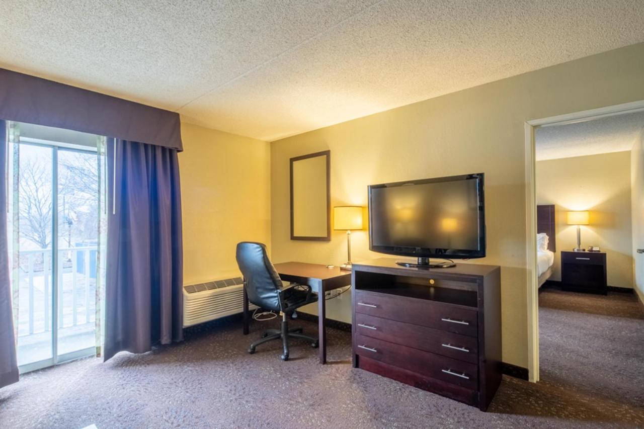 Holiday Inn Express Hotel & Suites Pittsburgh Airport By Ihg Robinson Township Exterior foto