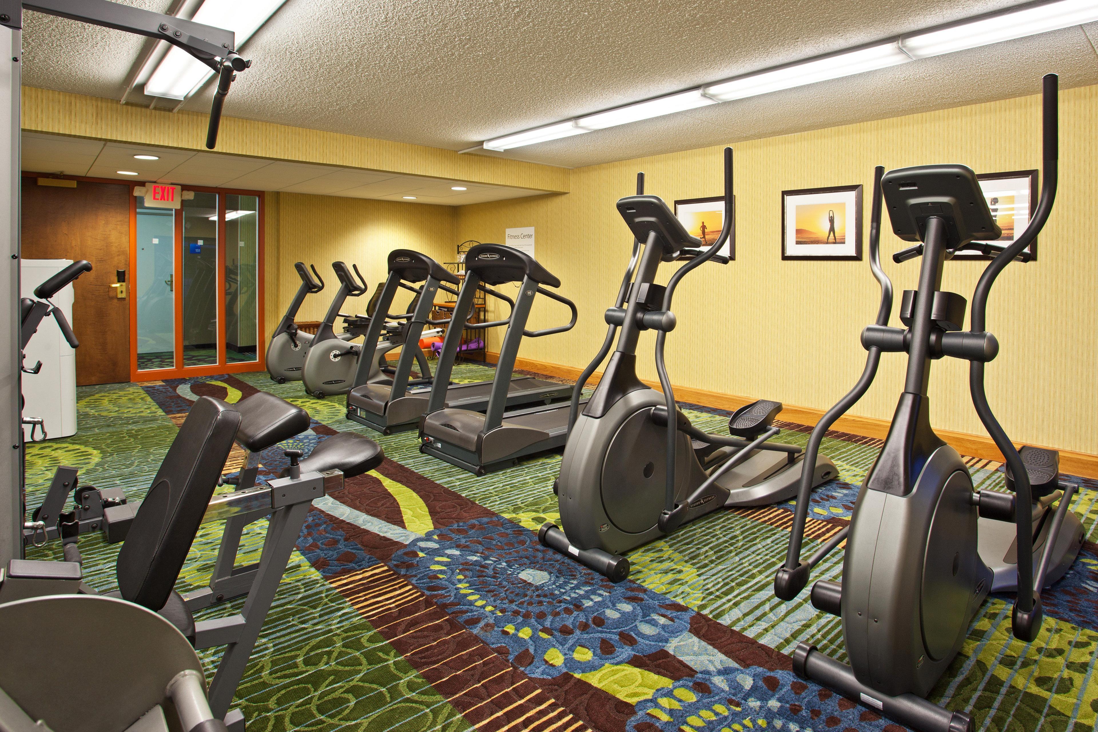 Holiday Inn Express Hotel & Suites Pittsburgh Airport By Ihg Robinson Township Exterior foto